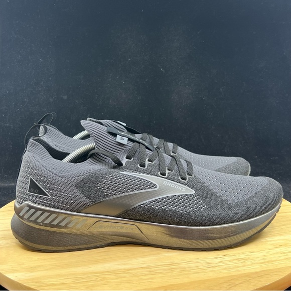 Brooks Levitate Stealth Fit 5 Athletic Running Shoes Men's Sizes Black/Ebony - Picture 5 of 9